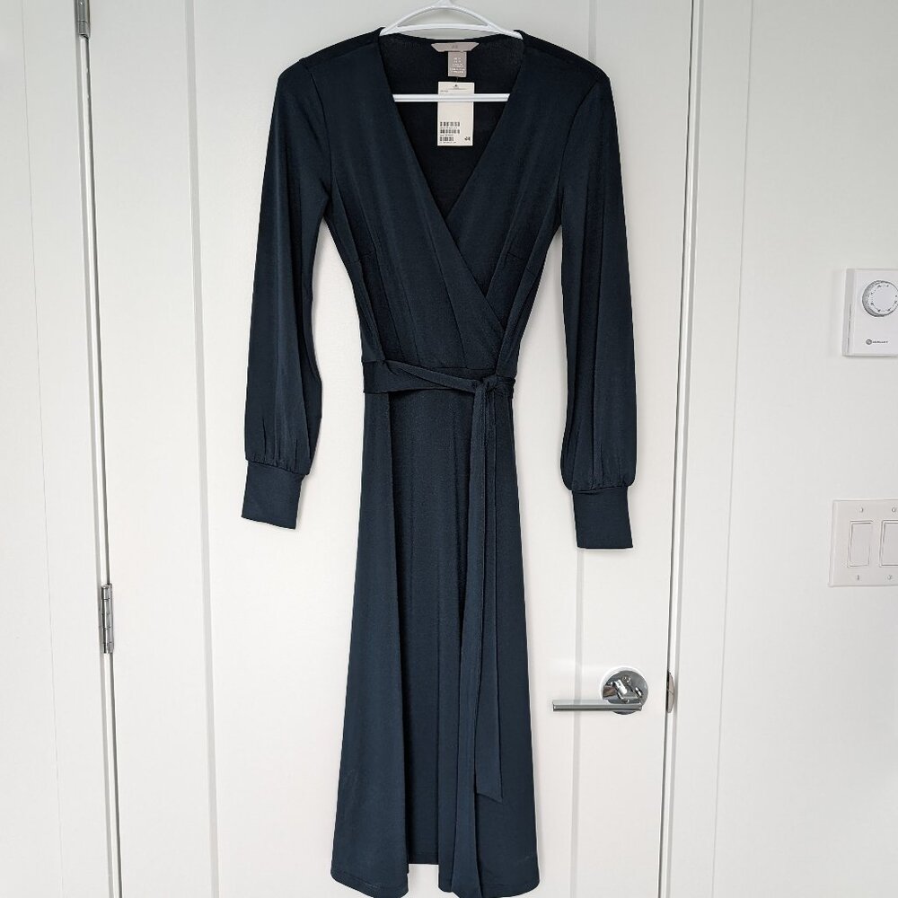 FLASH SALE - $10.00 (NWT) H&M - V-Neck Wrap Dress